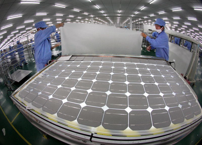 Fabrication de panneaux solaires à Nantong, province du Jiangsu (Image: Alamy) 