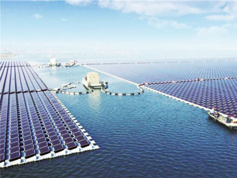 La plus grande ferme solaire flottante au monde est construite sur une ancienne mine de charbon dans le Anhui (Chine)