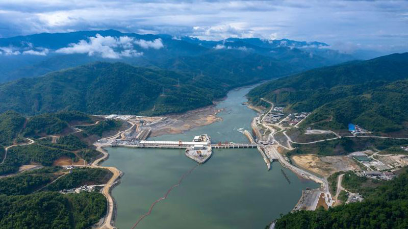 Le méga-barrage de Xayaburi sur le Mékong au Laos 