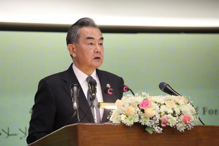 Wang Yi assiste à la cérémonie d’ouverture de la 48e session du Conseil des ministres des Affaires étrangères de l’OCI et prononce un discours (22-3-2022)