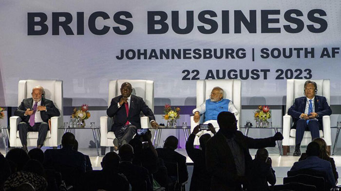 Ce mardi 22 août marque l'ouverture à Johannesbourg, du sommet des BRICS, qui regroupe le Brésil, la Russie, Inde, Chine et Afrique du Sud. 