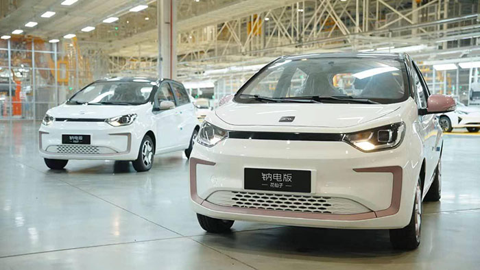 La Yiwei EV de JAC-Volkswagen aux batteries sodium-ion